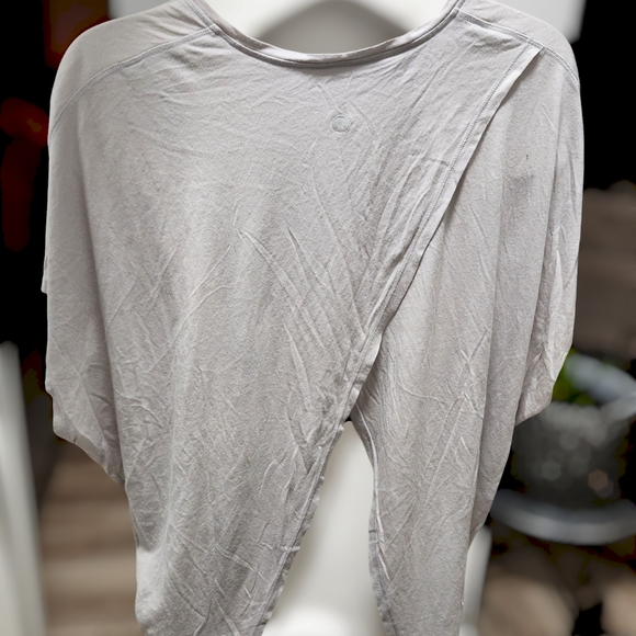 LULULEMON open back tie up t-shirt - Picture 2 of 2